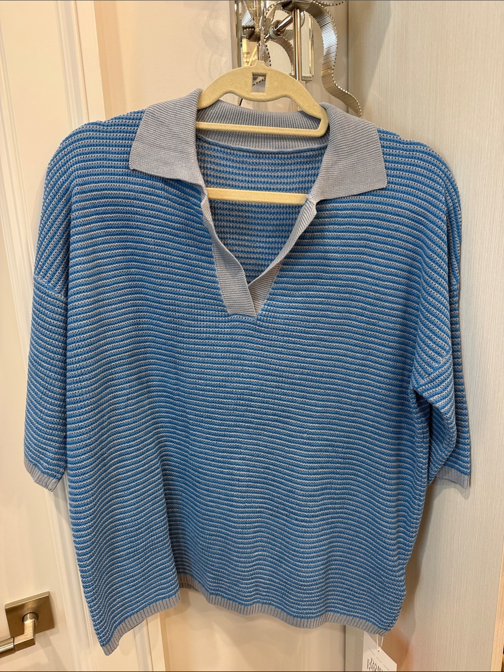 Light Blue V-Neck Knit Top with Collar for Women